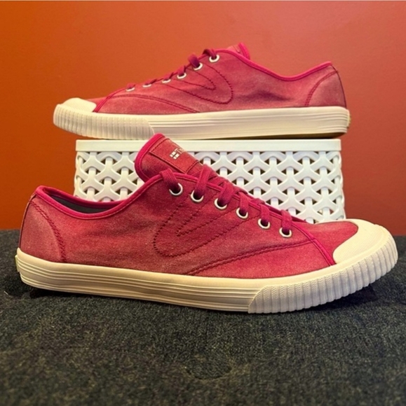 Tretorn Tournament Magenta Canvis Sneakers EUC - Picture 2 of 8